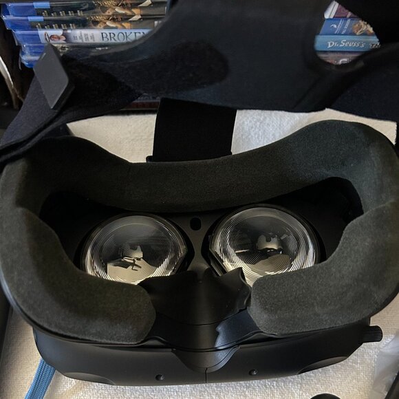 HTC Vive VR Headset Complete Set Full Kit System Virtual Reality for PC With Box - Picture 11 of 12